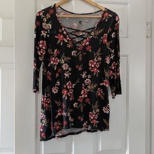 A&I Floral 3/4 Sleeve Top